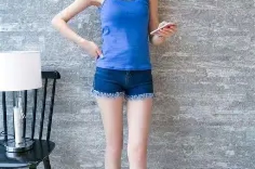 昨天一天小黄油美式全冰去水深烘半杯+牛奶半杯＋椰子水+东方树叶两根香蕉一碗海鲜捞汁1l椰子水一天掉了28斤都去邪修吧
